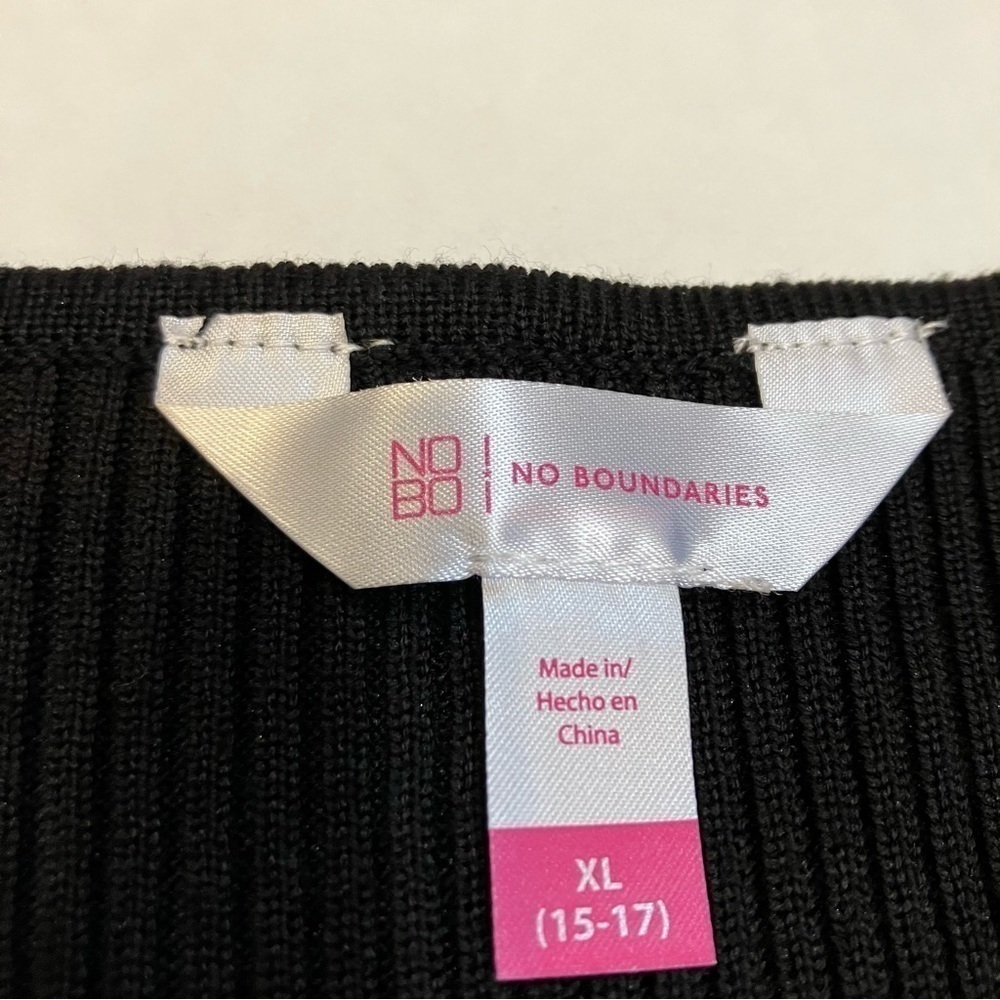 No boundaries black top with sheer sleeves Size XL - Picture 7 of 9